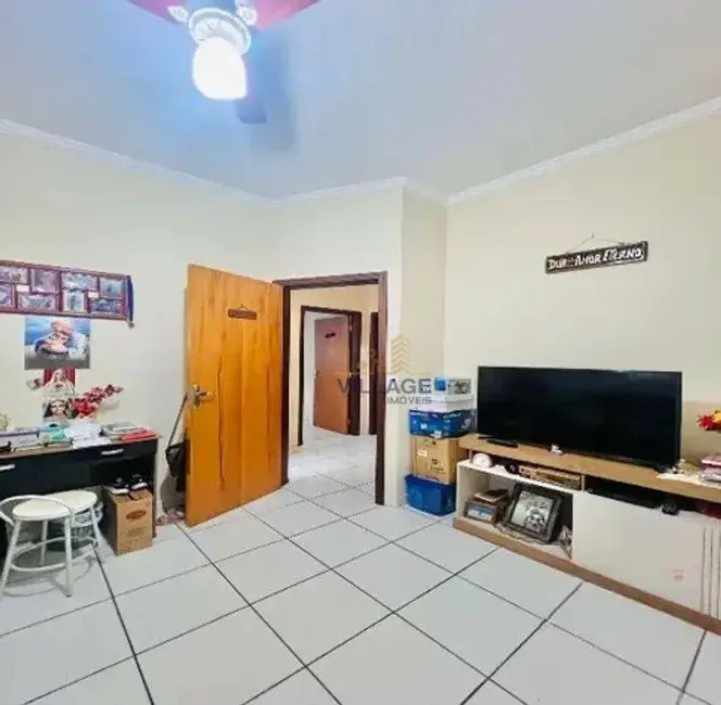 Casa com 3 quartos à venda, 125m2 em Jardim Veneza, Pirassununga - SP - imagem 4 Foto 4 de Casa com 3 quartos à venda, 125m2 em Jardim Veneza, Pirassununga - SP