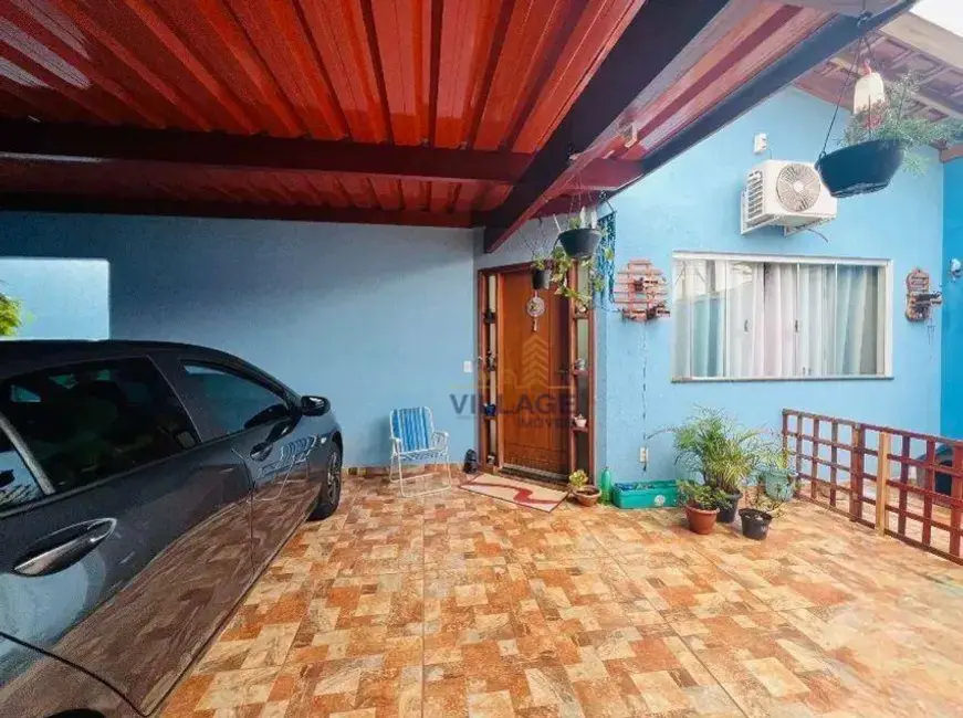 Foto 2 de Casa com 3 quartos à venda, 125m2 em Jardim Veneza, Pirassununga - SP