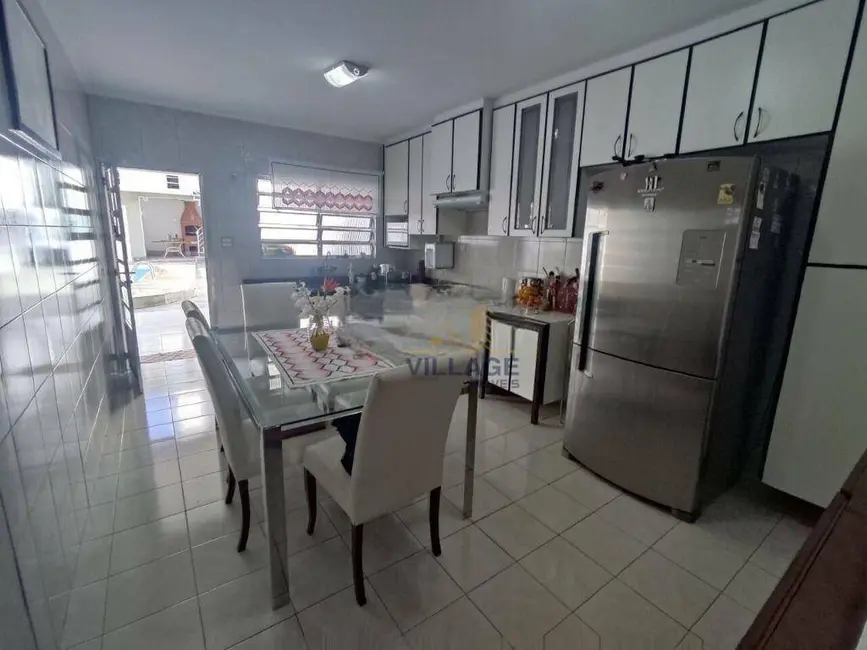 Foto 6 de Casa com 2 quartos à venda, 330m2 em Parque Maria Domitila, São Paulo - SP