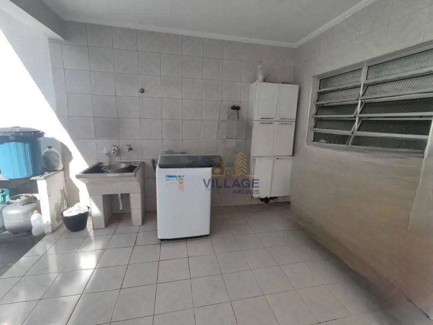 Foto 9 de Casa com 2 quartos à venda, 330m2 em Parque Maria Domitila, São Paulo - SP