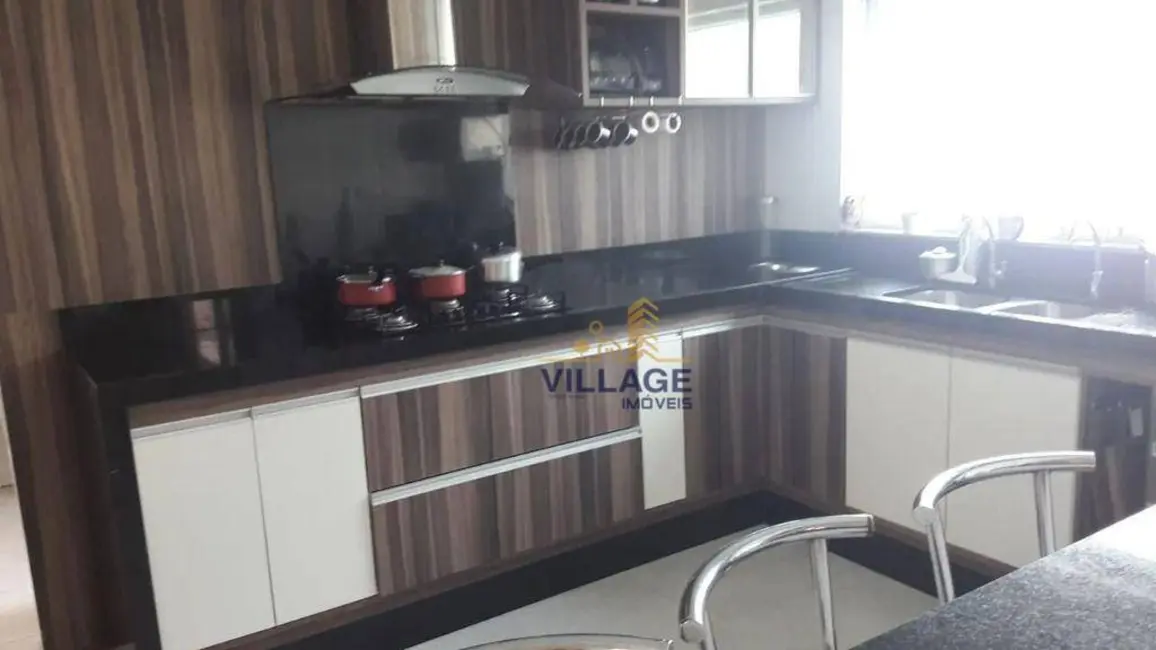 Foto 6 de Casa de Condomínio com 4 quartos à venda, 360m2 em Santana De Parnaiba - SP