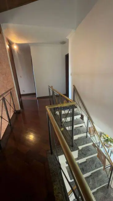 Sobrado com 3 quartos à venda, 240m2 em Adalgisa, Osasco - SP - imagem 3 Foto 3 de Sobrado com 3 quartos à venda, 240m2 em Adalgisa, Osasco - SP