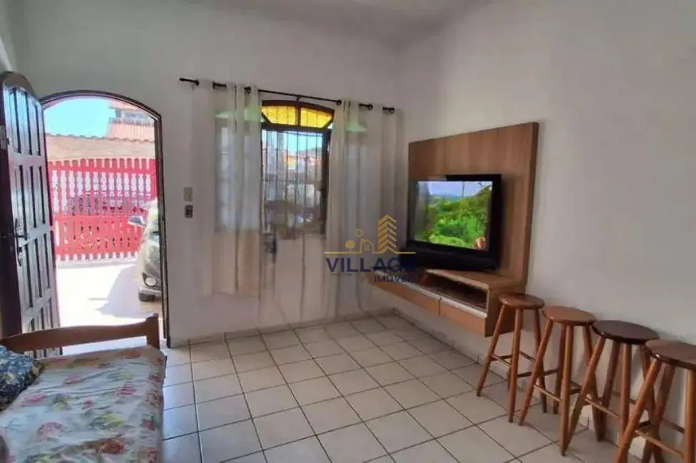 Foto 4 de Casa com 2 quartos à venda, 142m2 em Mongagua - SP