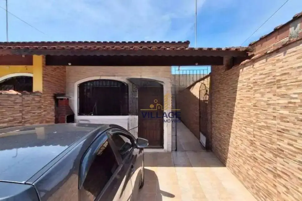 Foto 1 de Casa com 2 quartos à venda, 142m2 em Mongagua - SP