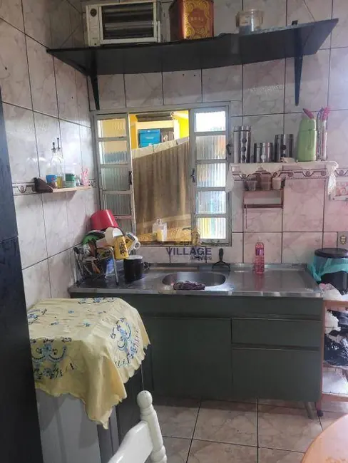 Foto 4 de Casa com 6 quartos à venda, 143m2 em Jardim Marisa, São Paulo - SP