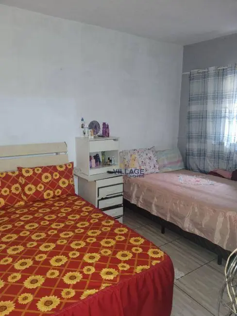 Foto 6 de Casa com 6 quartos à venda, 143m2 em Jardim Marisa, São Paulo - SP