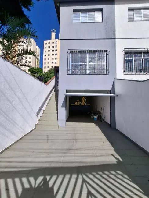 Sobrado com 3 quartos para alugar, 200m2 em Jardim Santo Elias, São Paulo - SP - imagem 4 Foto 4 de Sobrado com 3 quartos para alugar, 200m2 em Jardim Santo Elias, São Paulo - SP