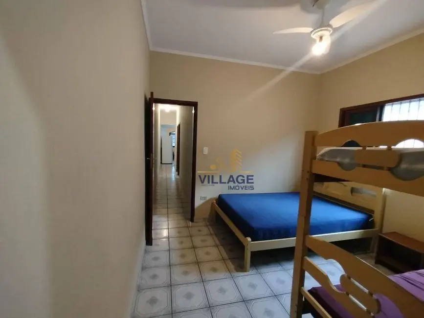 Foto 6 de Casa com 2 quartos à venda, 126m2 em Maracanã, Praia Grande - SP