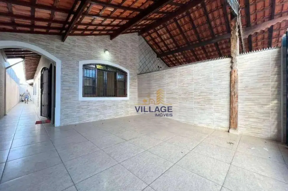 Foto 1 de Casa com 2 quartos à venda, 126m2 em Maracanã, Praia Grande - SP
