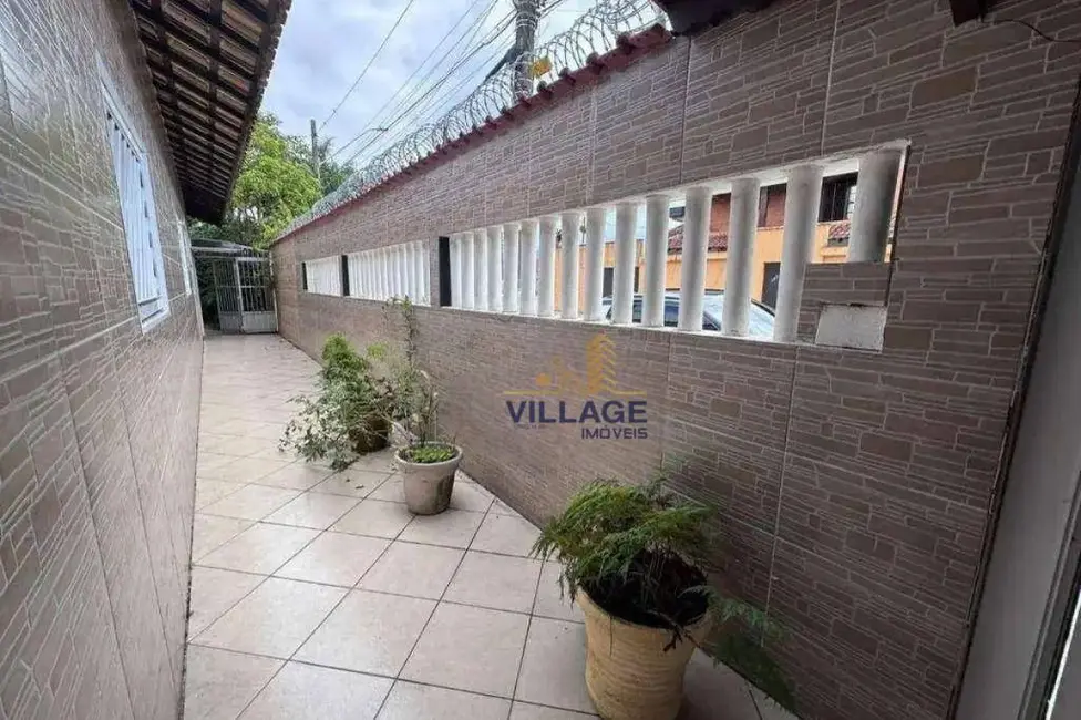 Casa com 2 quartos à venda, 250m2 em Maracanã, Praia Grande - SP - imagem 2 Foto 2 de Casa com 2 quartos à venda, 250m2 em Maracanã, Praia Grande - SP