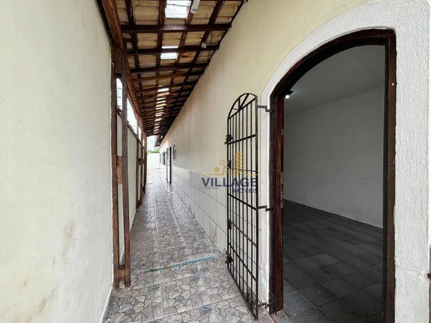 Foto 4 de Casa com 2 quartos à venda, 170m2 em Maracanã, Praia Grande - SP