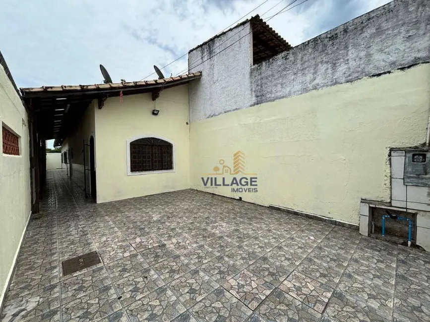 Foto 3 de Casa com 2 quartos à venda, 170m2 em Maracanã, Praia Grande - SP