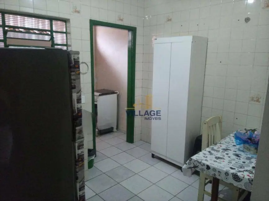 Foto 5 de Casa com 2 quartos à venda, 200m2 em Mirim, Praia Grande - SP