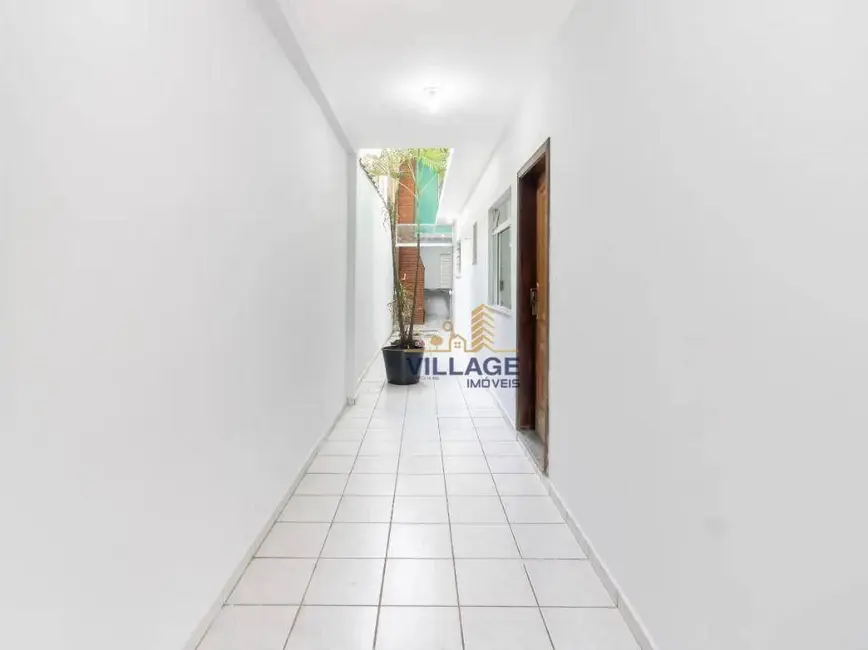 Foto 9 de Casa com 3 quartos à venda, 196m2 em Parque Maria Domitila, São Paulo - SP