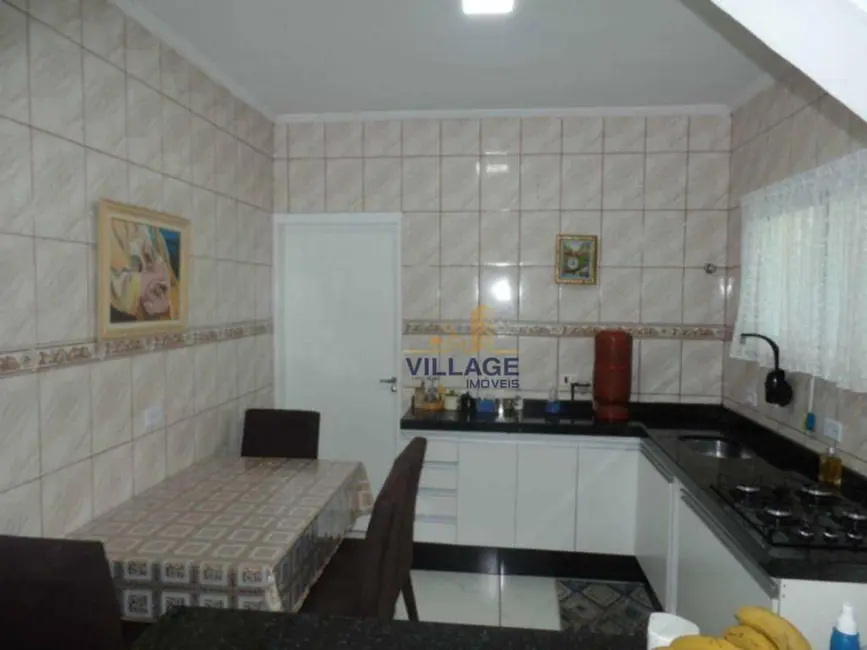 Foto 9 de Sobrado com 3 quartos à venda, 121m2 em Praia Grande - SP