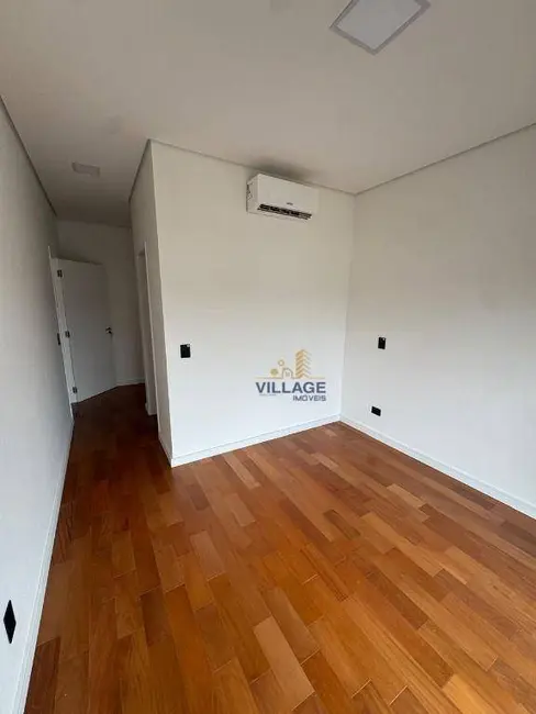 Sobrado com 3 quartos à venda, 150m2 em Santana De Parnaiba - SP - imagem 8 Foto 8 de Sobrado com 3 quartos à venda, 150m2 em Santana De Parnaiba - SP
