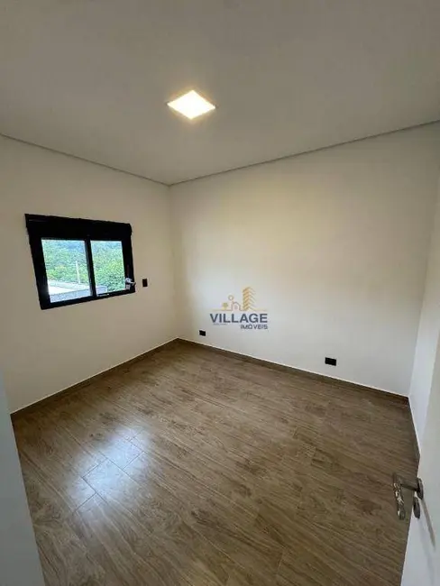 Foto 5 de Sobrado com 3 quartos à venda, 150m2 em Chácara Jaguari (Fazendinha), Santana De Parnaiba - SP