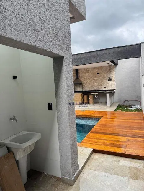 Foto 4 de Sobrado com 3 quartos à venda, 150m2 em Chácara Jaguari (Fazendinha), Santana De Parnaiba - SP