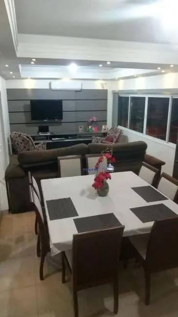 Sobrado com 3 quartos à venda, 200m2 em Vila dos Remédios, São Paulo - SP - imagem 8 Foto 8 de Sobrado com 3 quartos à venda, 200m2 em Vila dos Remédios, São Paulo - SP