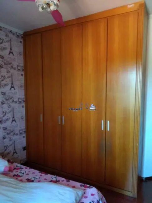 Sobrado com 3 quartos à venda, 180m2 em Jardim Regina, São Paulo - SP - imagem 9 Foto 9 de Sobrado com 3 quartos à venda, 180m2 em Jardim Regina, São Paulo - SP