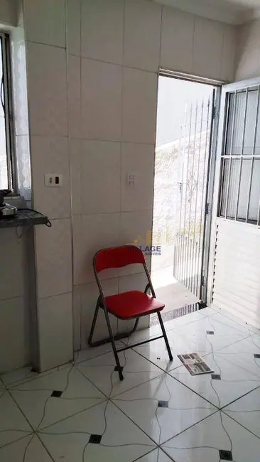Foto 8 de Casa com 2 quartos à venda, 187m2 em Vila Mangalot, São Paulo - SP