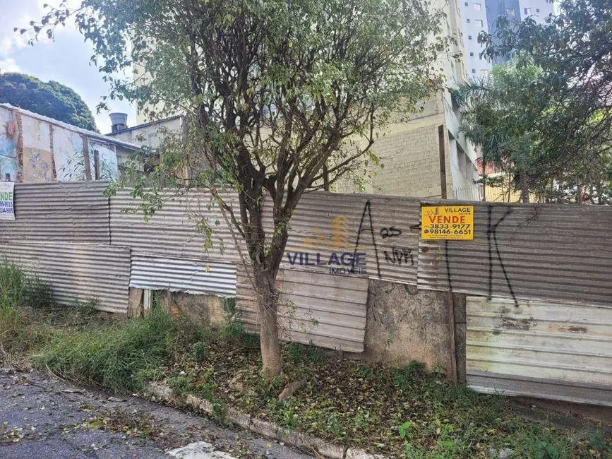 Foto 3 de Casa com 6 quartos à venda, 400m2 em Vila Mangalot, São Paulo - SP