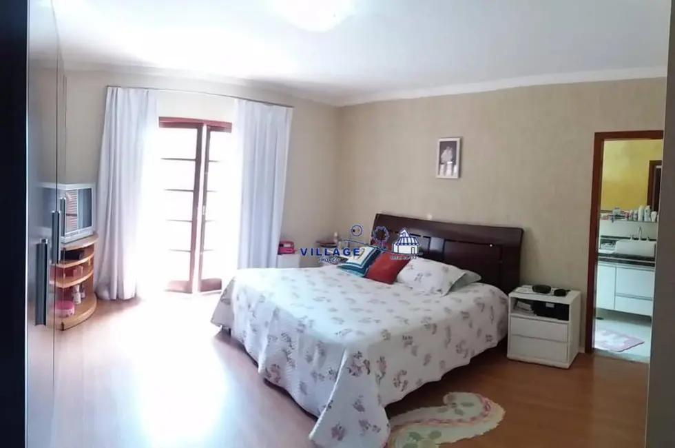 Foto 3 de Casa de Condomínio com 4 quartos à venda, 350m2 em Jardim Regina, São Paulo - SP