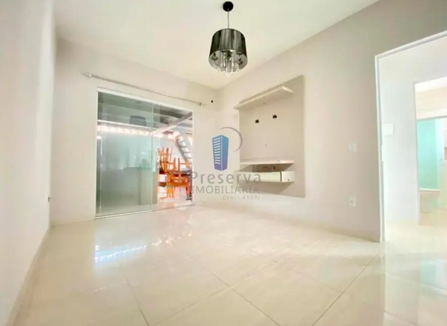 Sobrado com 4 quartos à venda, 100m2 em Murta, Itajai - SC - imagem 5 Foto 5 de Sobrado com 4 quartos à venda, 100m2 em Murta, Itajai - SC