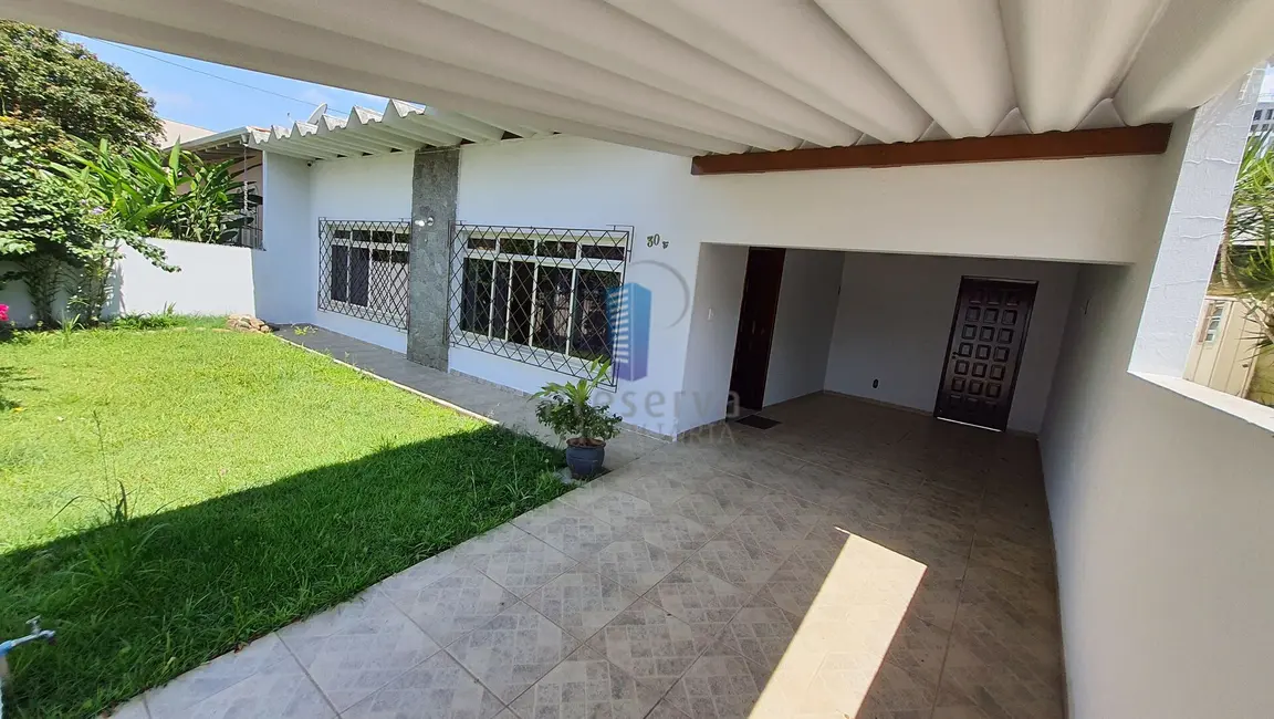 Casa com 4 quartos para alugar, 162m2 em Dom Bosco, Itajai - SC - imagem 2 Foto 2 de Casa com 4 quartos para alugar, 162m2 em Dom Bosco, Itajai - SC