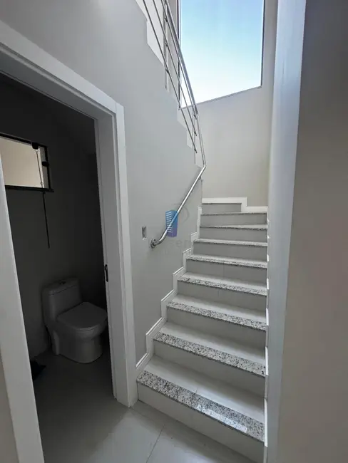 Sobrado com 3 quartos à venda, 145m2 em Dom Bosco, Itajai - SC - imagem 4 Foto 4 de Sobrado com 3 quartos à venda, 145m2 em Dom Bosco, Itajai - SC