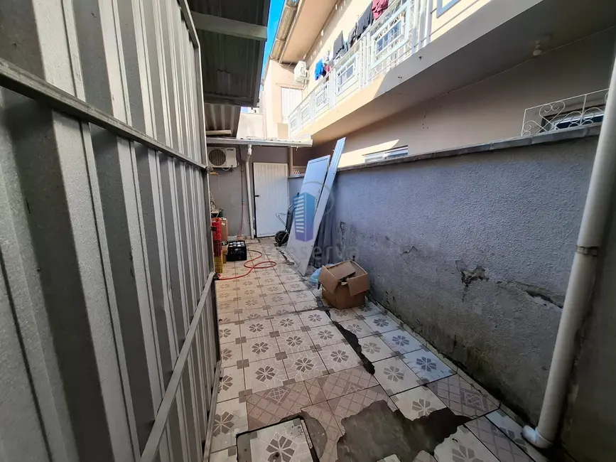 Armazém / Galpão à venda, 270m2 em São João, Itajai - SC - imagem 5 Foto 5 de Armazém / Galpão à venda, 270m2 em São João, Itajai - SC