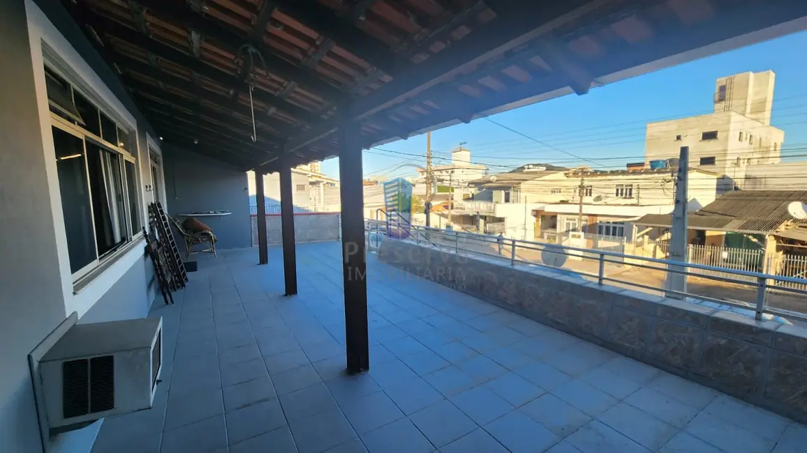 Foto 1 de Sobrado com 5 quartos à venda, 250m2 em São Vicente, Itajai - SC