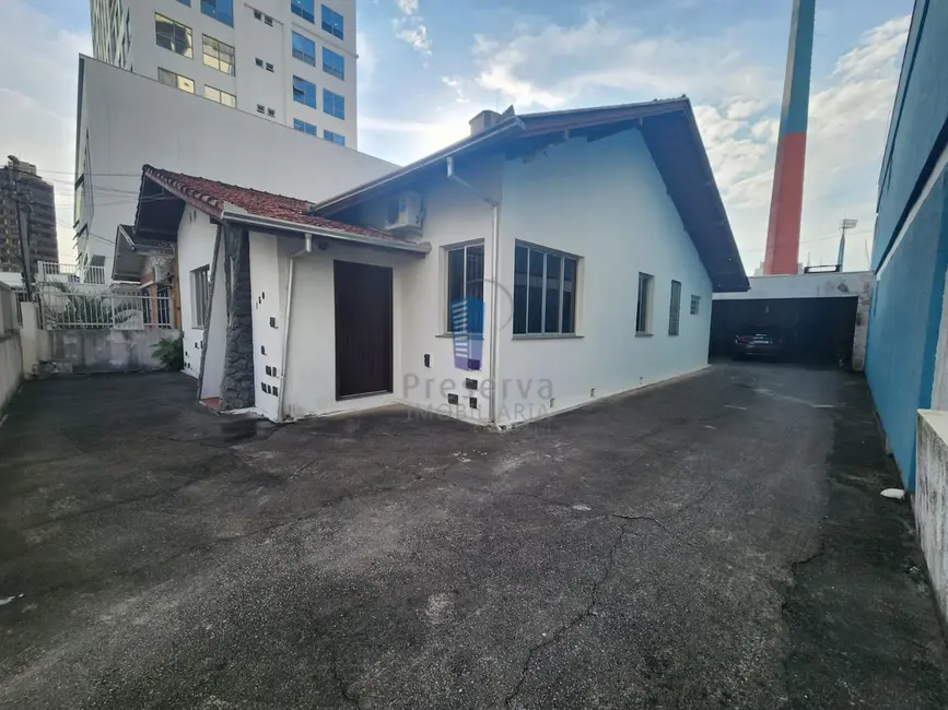 Foto 1 de Casa com 4 quartos para alugar, 148m2 em Centro, Itajai - SC