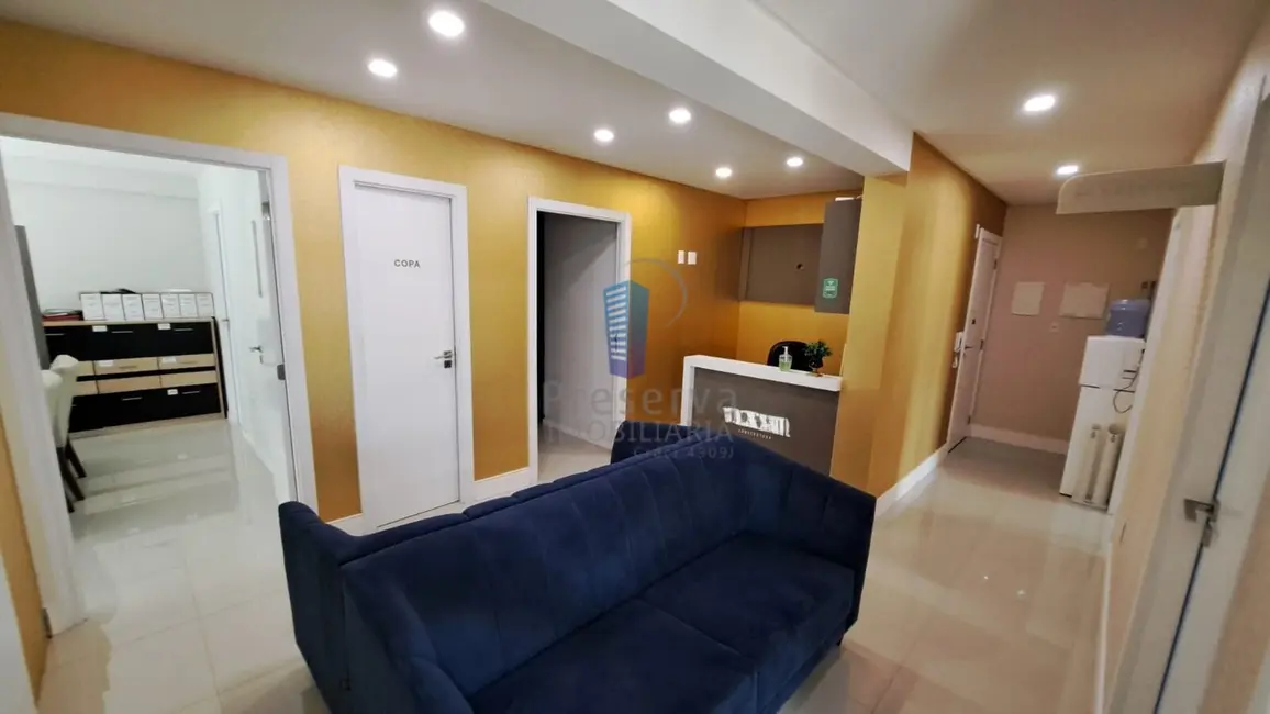 Sala Comercial à venda, 108m2 em Centro, Itajai - SC - imagem 3 Foto 3 de Sala Comercial à venda, 108m2 em Centro, Itajai - SC