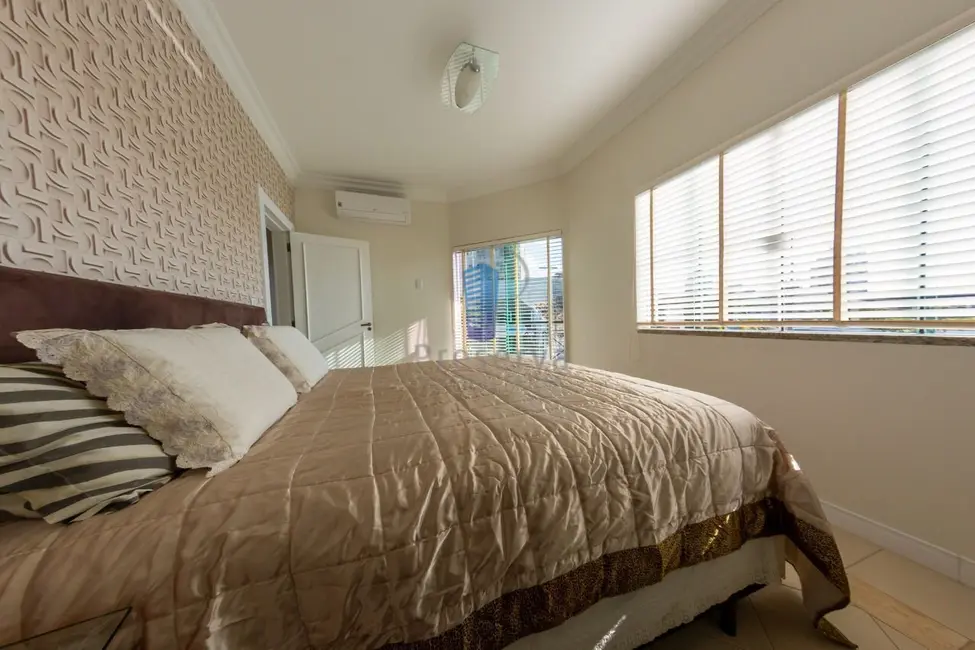 Foto 6 de Casa com 3 quartos à venda, 260m2 em Ressacada, Itajai - SC