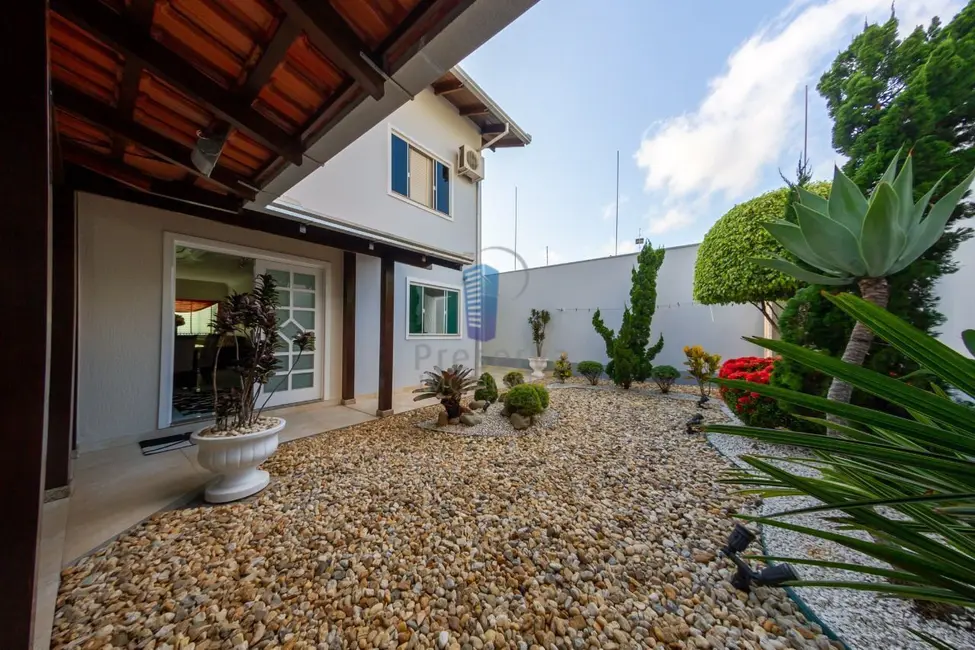 Foto 3 de Casa com 3 quartos à venda, 260m2 em Ressacada, Itajai - SC