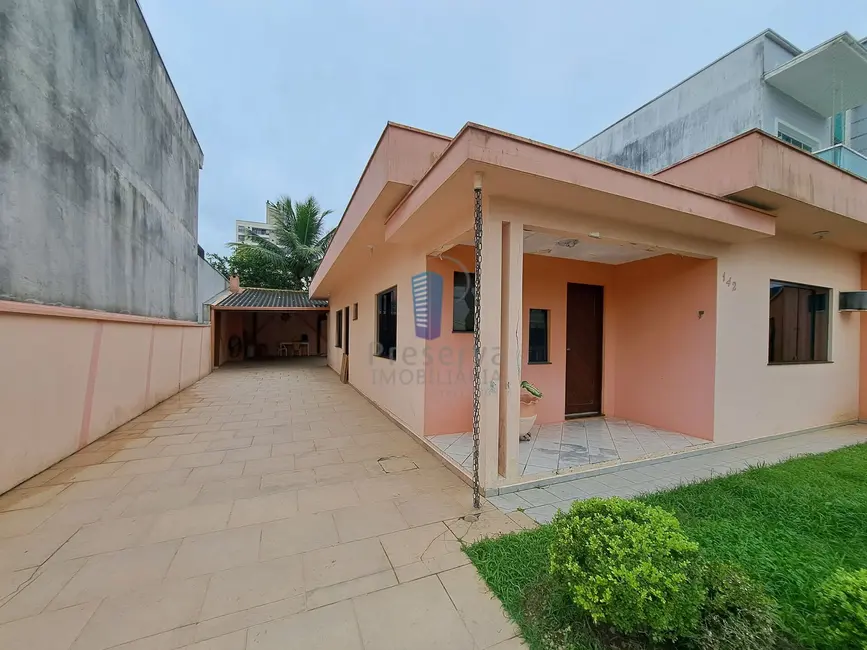 Foto 2 de Casa com 3 quartos à venda, 200m2 em Dom Bosco, Itajai - SC