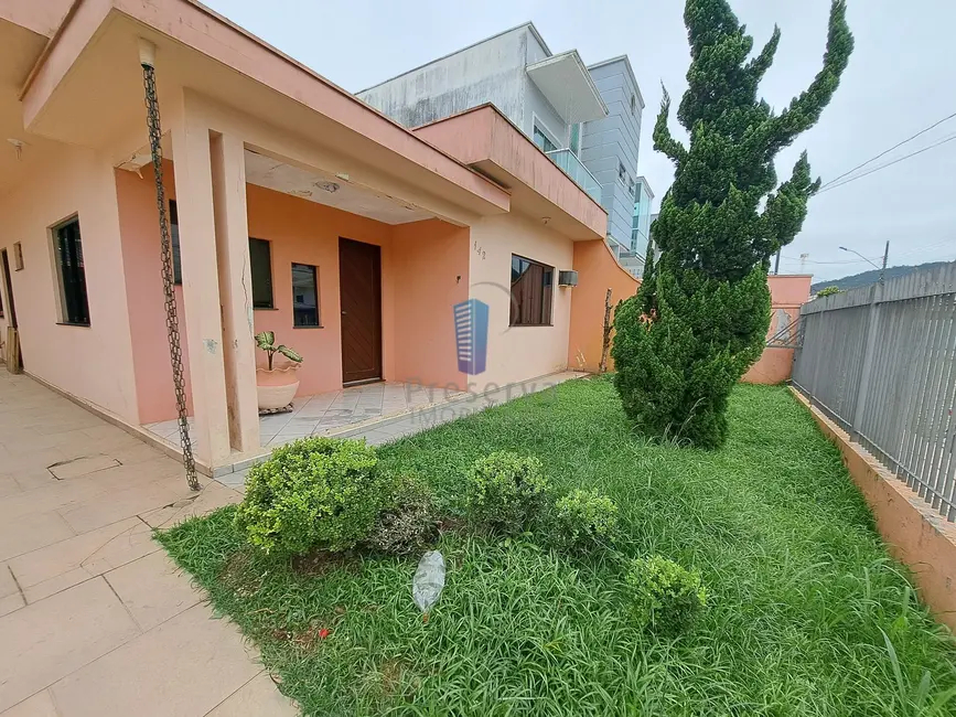 Foto 1 de Casa com 3 quartos à venda, 200m2 em Dom Bosco, Itajai - SC