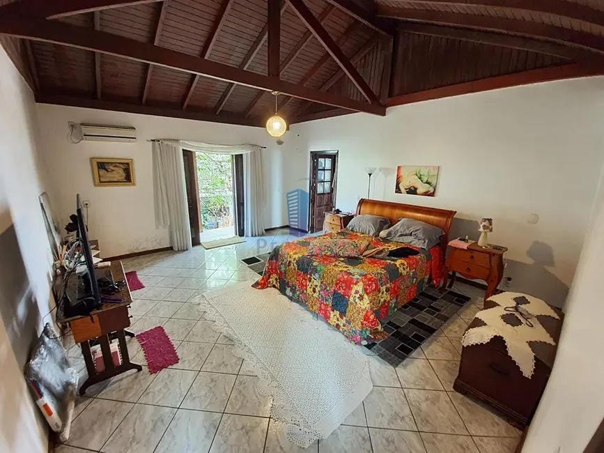 Sobrado com 6 quartos à venda, 500m2 em Vila Operária, Itajai - SC - imagem 6 Foto 6 de Sobrado com 6 quartos à venda, 500m2 em Vila Operária, Itajai - SC