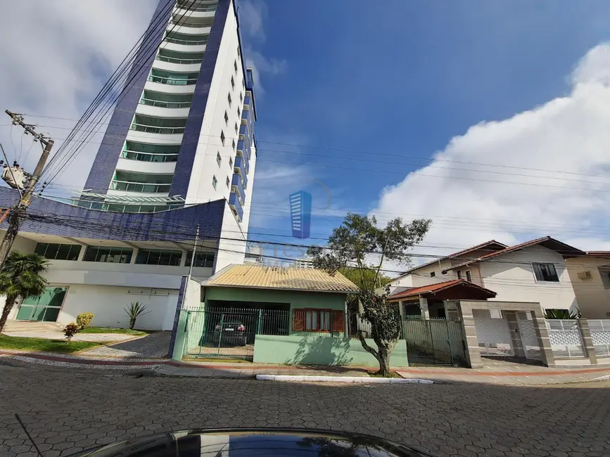 Sobrado com 6 quartos à venda, 500m2 em Vila Operária, Itajai - SC - imagem 2 Foto 2 de Sobrado com 6 quartos à venda, 500m2 em Vila Operária, Itajai - SC