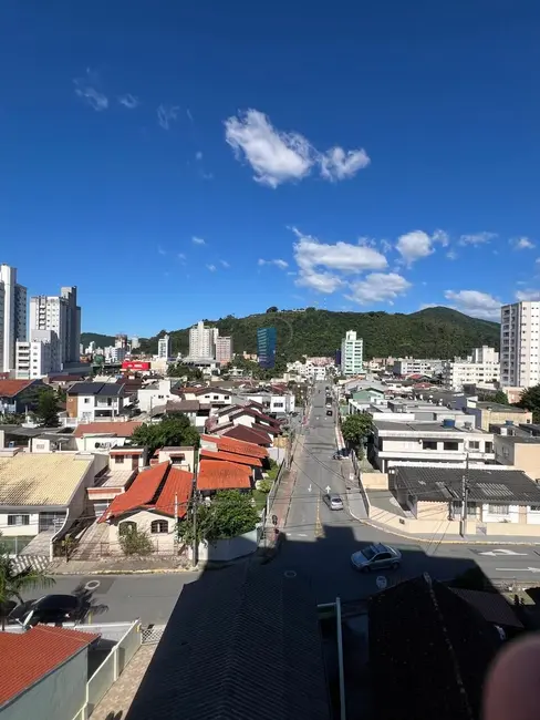 Apartamento com 2 quartos à venda, 63m2 em Vila Operária, Itajai - SC - imagem 3 Foto 3 de Apartamento com 2 quartos à venda, 63m2 em Vila Operária, Itajai - SC