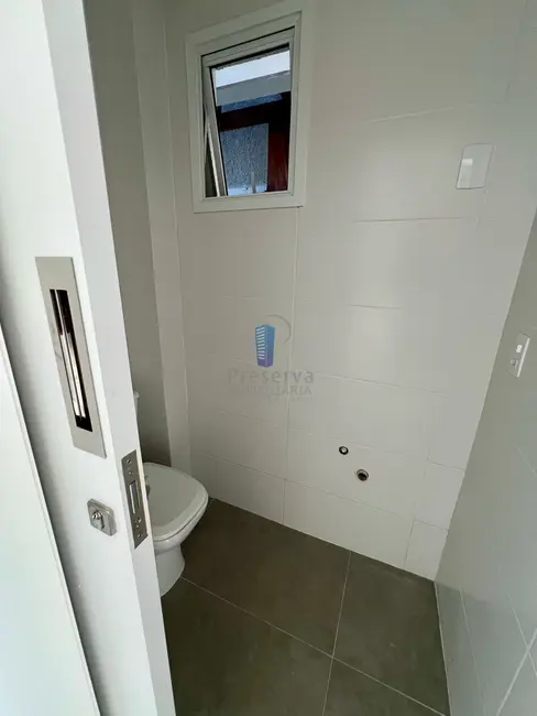 Sobrado com 2 quartos à venda, 108m2 em Espinheiros, Itajai - SC - imagem 9 Foto 9 de Sobrado com 2 quartos à venda, 108m2 em Espinheiros, Itajai - SC