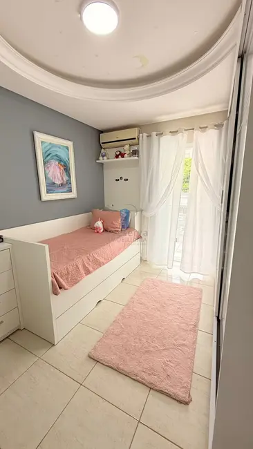 Sobrado com 3 quartos à venda, 200m2 em Fazendinha, Itajai - SC - imagem 9 Foto 9 de Sobrado com 3 quartos à venda, 200m2 em Fazendinha, Itajai - SC