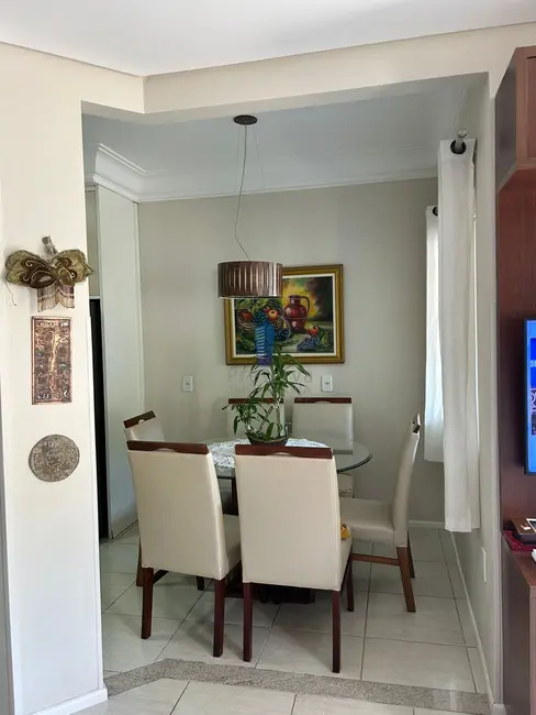 Sobrado com 3 quartos à venda, 200m2 em Fazendinha, Itajai - SC - imagem 5 Foto 5 de Sobrado com 3 quartos à venda, 200m2 em Fazendinha, Itajai - SC