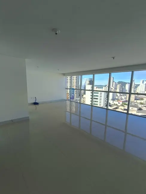 Foto 4 de Sala Comercial para alugar, 50m2 em Centro, Itajai - SC