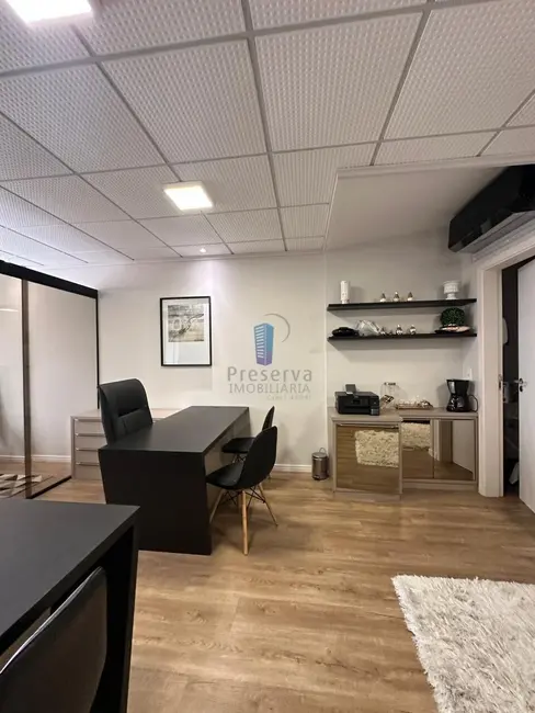 Sala Comercial com 1 quarto à venda, 35m2 em Centro, Itajai - SC - imagem 9 Foto 9 de Sala Comercial com 1 quarto à venda, 35m2 em Centro, Itajai - SC
