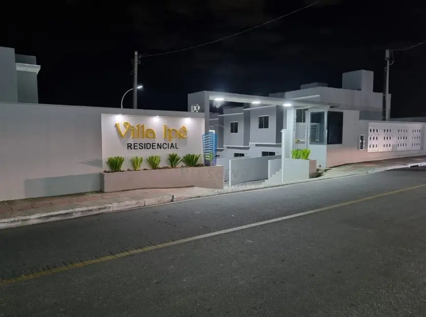 Foto 3 de Sobrado com 2 quartos à venda, 76m2 em Espinheiros, Itajai - SC