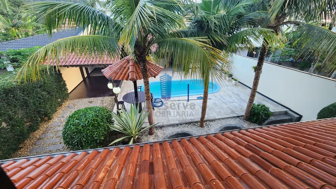 Foto 3 de Casa com 4 quartos para alugar, 350m2 em Ressacada, Itajai - SC