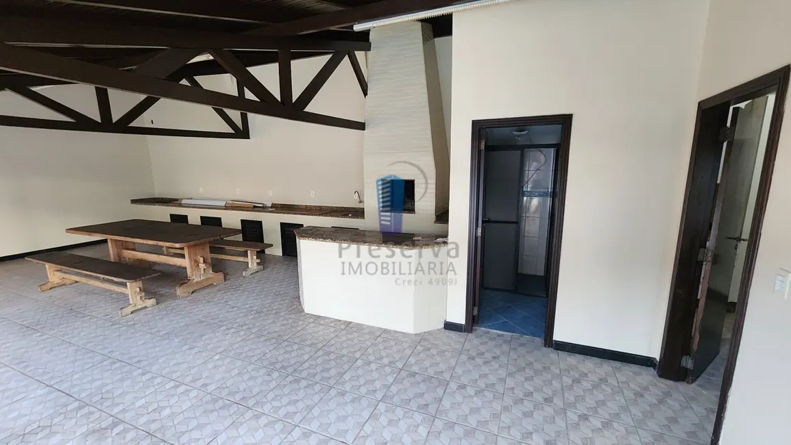 Foto 5 de Casa com 4 quartos para alugar, 350m2 em Ressacada, Itajai - SC