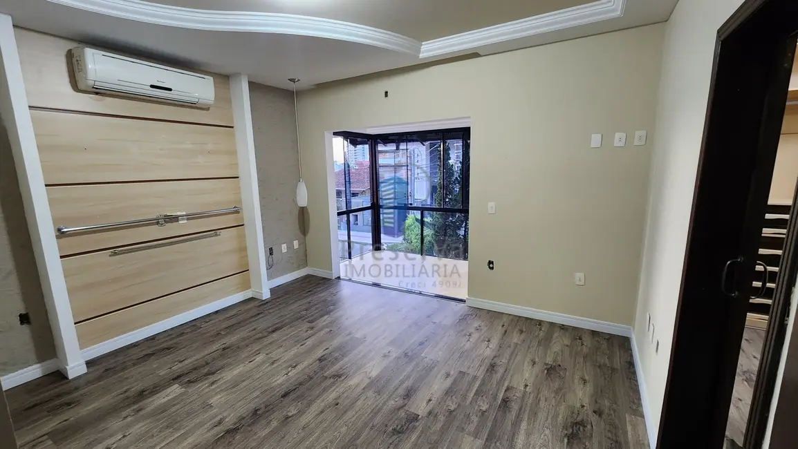 Foto 8 de Casa com 4 quartos para alugar, 350m2 em Ressacada, Itajai - SC